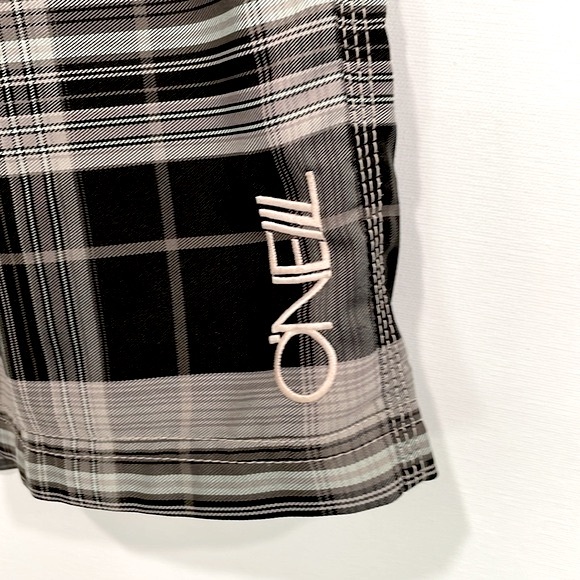 O'NEILL Swim Trunks Mens Size 32 Black & Grey Plaid Zipper Pocket Cargo Shorts - Picture 5 of 12
